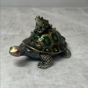Bejeweled Crystal Enameled Turtle & Frog Hinged Magnetic Clasp Trinket Box